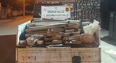 Karayollarına ait bariyeleri çalan hırsızlara Jandarma'dan suçüstü