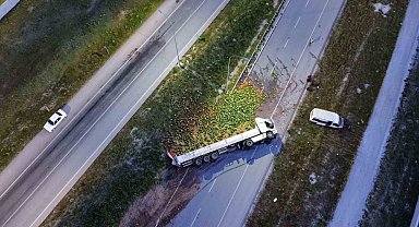 Karayolu karpuz yüzünden ulaşıma tek yönlü kapandı