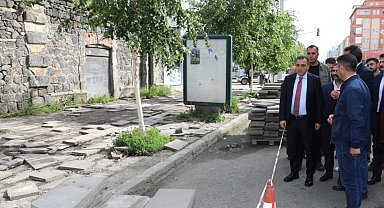 Kars Belediyesi kaldırımları yapıyor