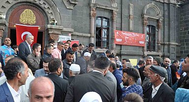 Kars'ta hacı adayları uğurlandı