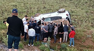 Karşı şeride geçip tarlaya uçtu