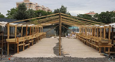 Kartal'da kurban satış ve kesim alanı bayrama hazır