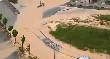 Kastamonu'da 15 dakika süren yağış hayatı olumsuz etkiledi