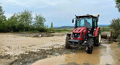 Kastamonu'da sağanak sel ve su baskınlarına neden oldu