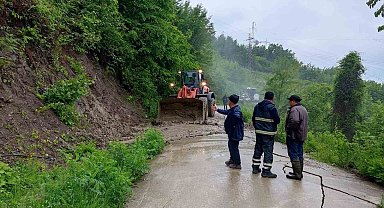 Kastamonu'da şiddetli sağanak 38 köye ulaşımı kapattı