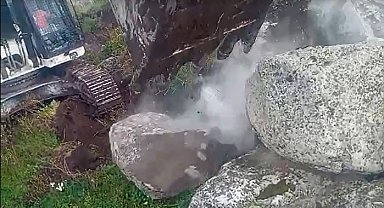 Kayalıklarda sıkışan çoban köpeğini kurtarmak için seferber oldular