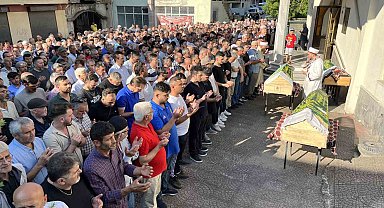 Kazada hayatını kaybeden anne, baba ve oğlunun naaşları toprağa verildi