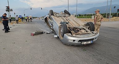 Kazada otomobil ters döndü: 1 ölü, 3 yaralı