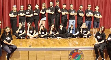 KBT Atölyesi kursiyerlerinden tiyatro gösterisi