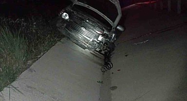 Keşan'da bariyere çarpan otomobilin sürücüsü yaralandı