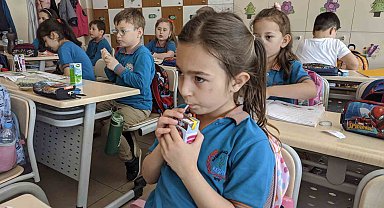 Keşan'da ilkokul öğrencilerine süt dağıtıldı