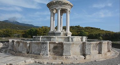 Kibyra Antik Kenti'nin eşsiz çeşmesi görenleri hayran bırakıyor