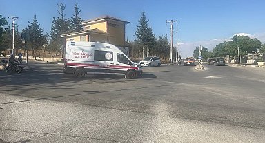 Kilis'te motosiklet ile otomobil çarpıştı: 1 yaralı