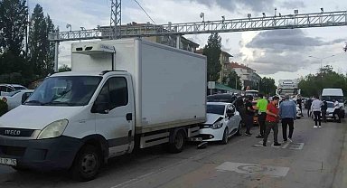 Kırıkkale'de zincirleme trafik kazası: 2 yaralı