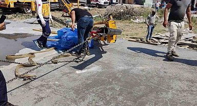 Kırılan vinç kolunun altında kalan bir kişi hayatını kaybetti