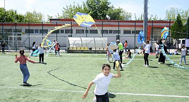 Kırklareli'nde polisten çocuklara uçurtma şenliği