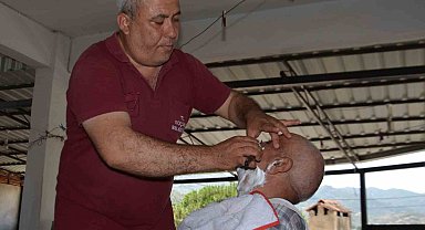 Koçarlı Belediyesi Bayram öncesi berber hizmetine devam ediyor