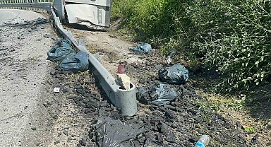 Kömür yüklü kamyonet virajı alamadı: 1 yaralı