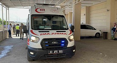 Kontrolden çıkan otomobil bahçe duvarına çarptı: 2 yaralı