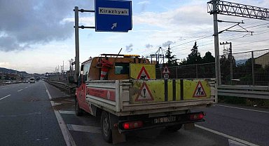 Kontrolden çıkan otomobil bariyere çarptı: 4 yaralı