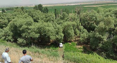 Kontrolden çıkan otomobil yol kenarına savruldu: 1 yaralı