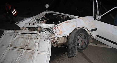 Konya'da iki otomobil çarpıştı: 6 yaralı