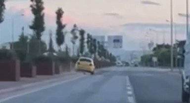 Konya'da ticari taksi takla attı, ölümlü kaza anbean kameraya yansıdı