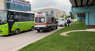 Koşarak karşıya geçen yaya otomobilin aynasına çarpıp yaralandı