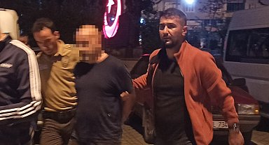 Kovalamaca sonucu yakalanan şahsın yere attığı poşetten uyuşturucu çıktı