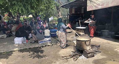 Köylü kadınlar asırlık geleneği yaşatıyor