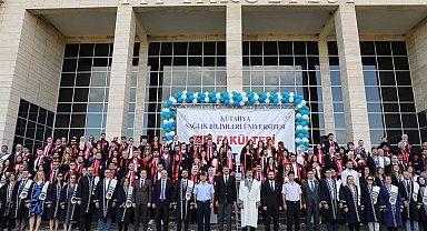 KSBÜ Tıp Fakültesinden mezun olan 104 öğrenci törenle hekimlik mesleğine adım attı