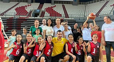 Küçük basketbolcular lig ikincisi