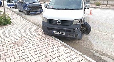 Kulu'da minibüslerin çarpıştığı kaza ucuz atlatıldı