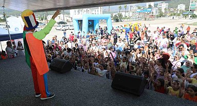 Kumlucalı çocukları Büyükşehir eğlendirdi