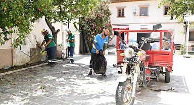 Kuşadasi Belediyesi ilçeyi bayrama hazırlıyor