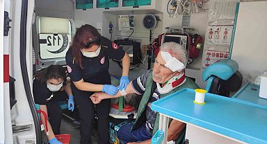 Kuşadası'nda trafik kazası: 2 yaralı