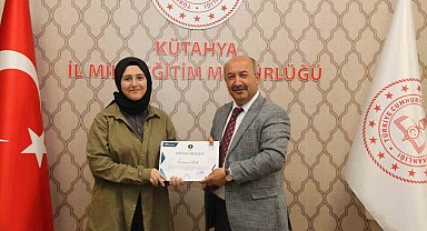 Kütahya'da kompozisyon yarışmasında dereceye giren öğrenciler ödüllendirildi