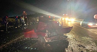 Kütahya'da otomobil ile tır çarpıştı: 5 yaralı