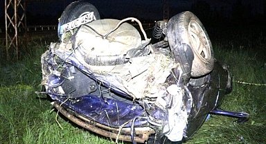 Kütahya'da otomobil şarampole devrildi: 1 ölü, 1 yaralı