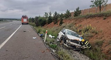 Kütahya'da otomobil şarampole devrildi: 1 yaralı
