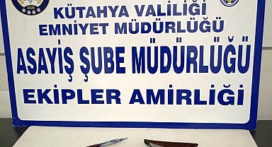 Kütahya'da polisin dur ihtarına uymayarak kaçan araçta uyuşturucu ele geçirildi