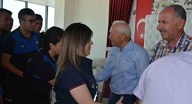 Lapseki Belediyesinde geleneksel personel bayramlaşması yapıldı