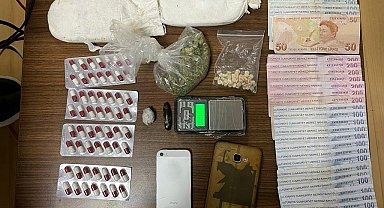 Lavaş ekmeği arasında uyuşturucu ticareti polise takıldı