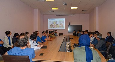 Lise öğrencileri, Bilgi İşlem Daire Başkanlığını ziyaret etti