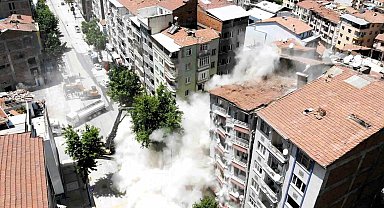 Malatya'da ağır hasarlı binaların yıkımına hız verildi
