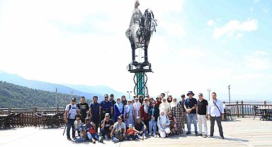 Malezyalı turizmciler Pamukkale Seyir Tepesi'ne hayran kaldı