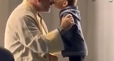 Maltepe'de dua okuyan imam ile çocuğun oyunu yürek ısıttı