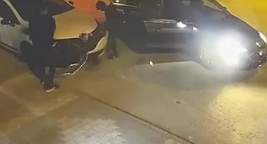 Maltepe'de otomobilin farlarını sökerek çaldılar