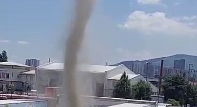 Maltepe'de tır garajında oluşan hortum şaşırttı