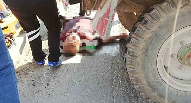 Manisa'da servis otobüsü ile traktör çarpıştı: 1 kişi öldü, 10 kişi yaralandı